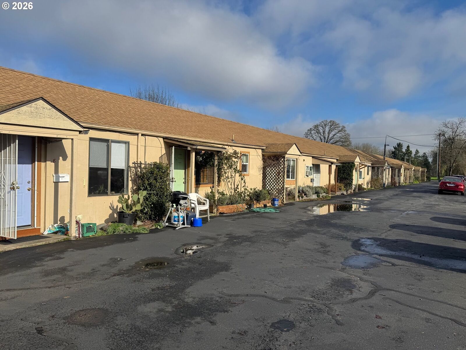 Property Photo: 1612 Polk St OR 97402