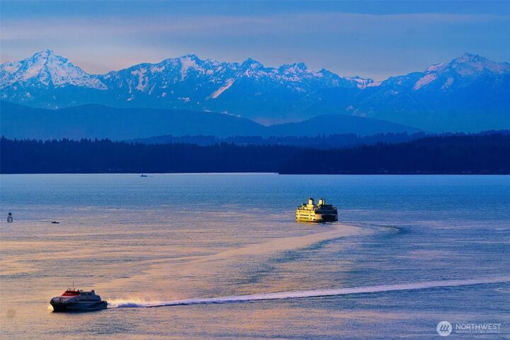 Property Photo:  715  2nd Avenue 1501  WA 98104 