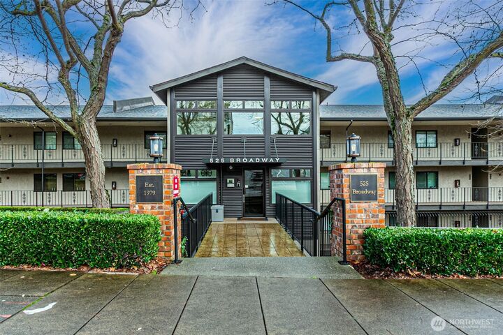 Property Photo:  525  Broadway 408  WA 98402 