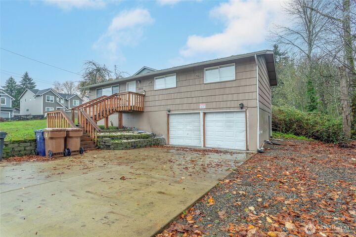 Property Photo: 1620 E Columbia Avenue WA 98404