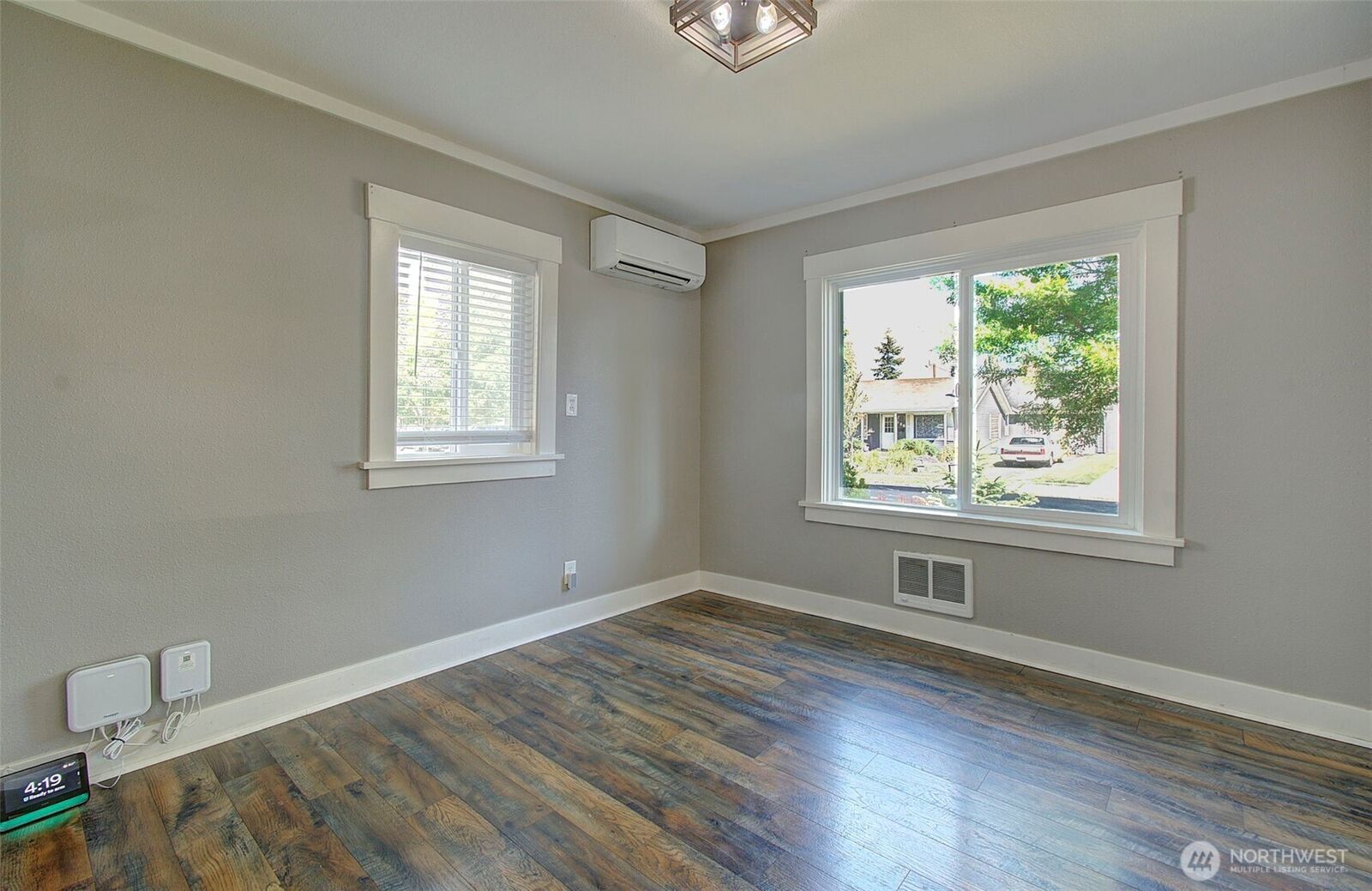 Property Photo:  421  24th Avenue  WA 98632 