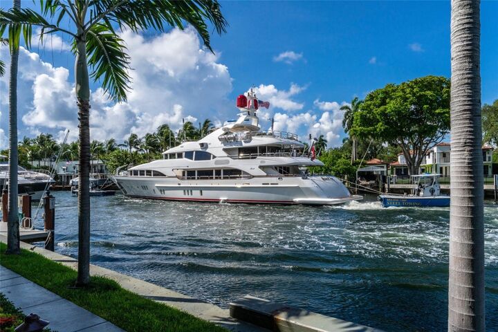 Property Photo: 1000 SE 4th Street 117 &Amp 118 FL 33301