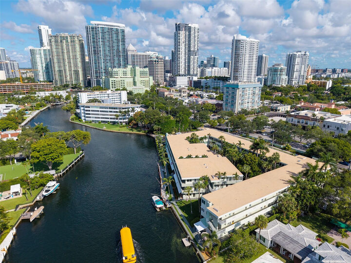 Property Photo:  1000 SE 4th Street 117 & 118  FL 33301 