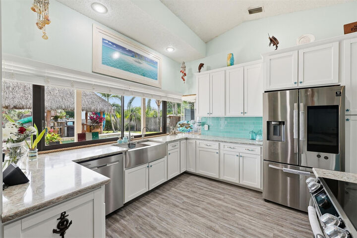 Property Photo: 320 SW Majestic Terrace FL 34984
