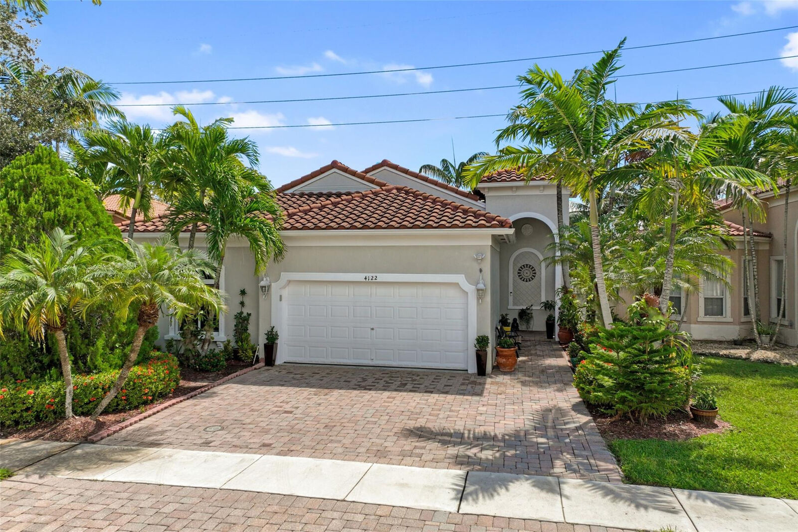 Property Photo: 4122 NE 22nd Street FL 33033