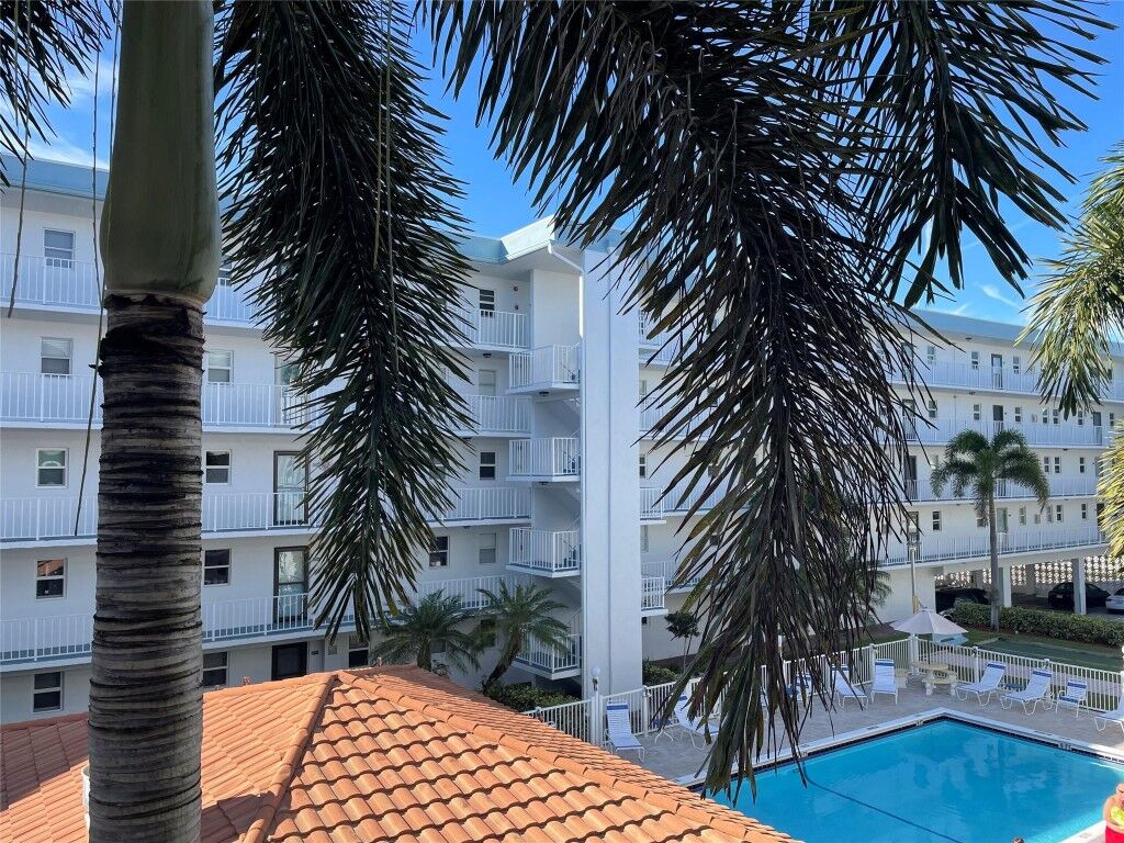 Property Photo:  4629 Poinciana Street 211  FL 33308 