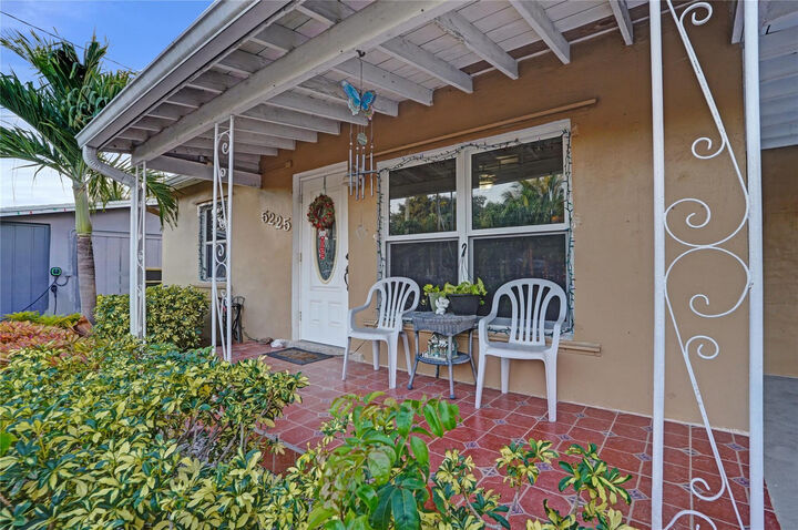 Property Photo:  5225 NE 2nd Terrace  FL 33334 