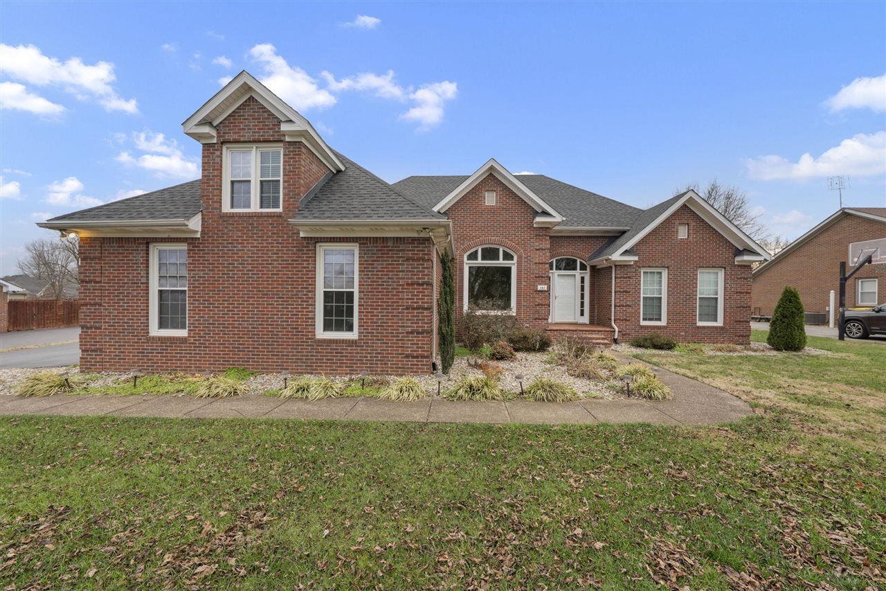 Property Photo:  192 Deer Meadow Avenue  KY 42103 