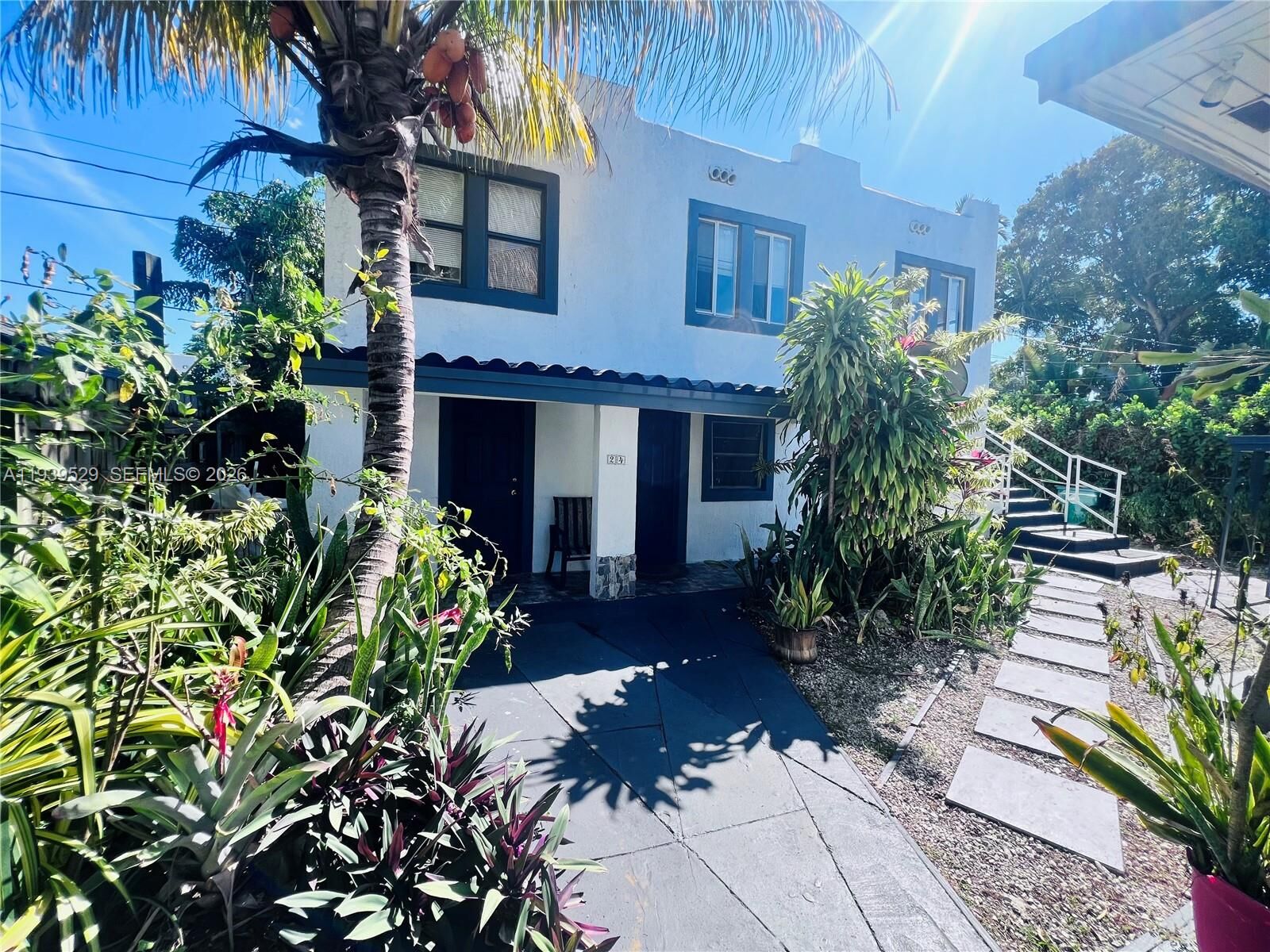 Property Photo:  22 NE 51st St 2  FL 33137 