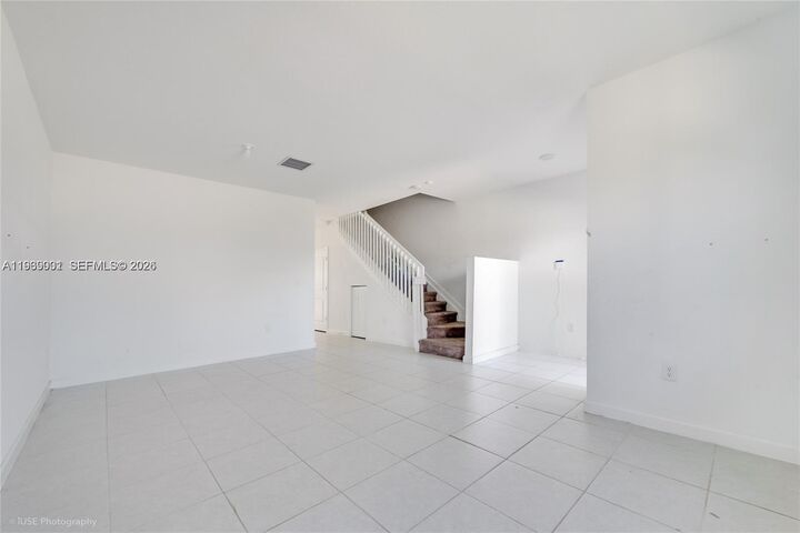 Property Photo:  1705 SE 27th Rd  FL 33035 