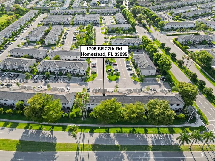 Property Photo:  1705 SE 27th Rd  FL 33035 