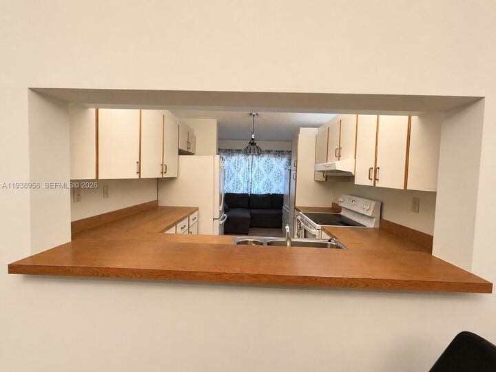 Property Photo:  7120 S Devon Dr 110  FL 33321 