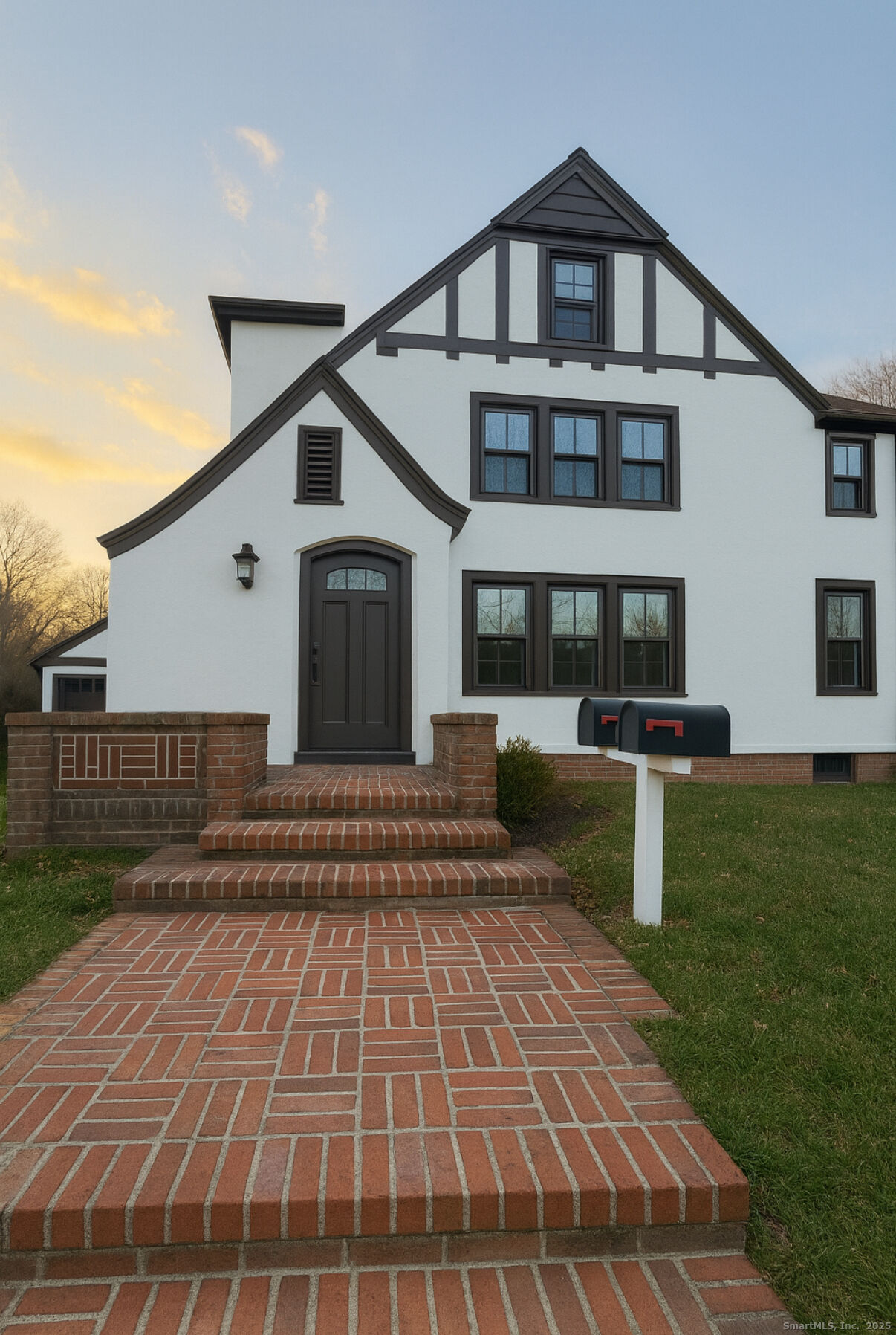 Property Photo:  40 Rogers Street 1  CT 06405 