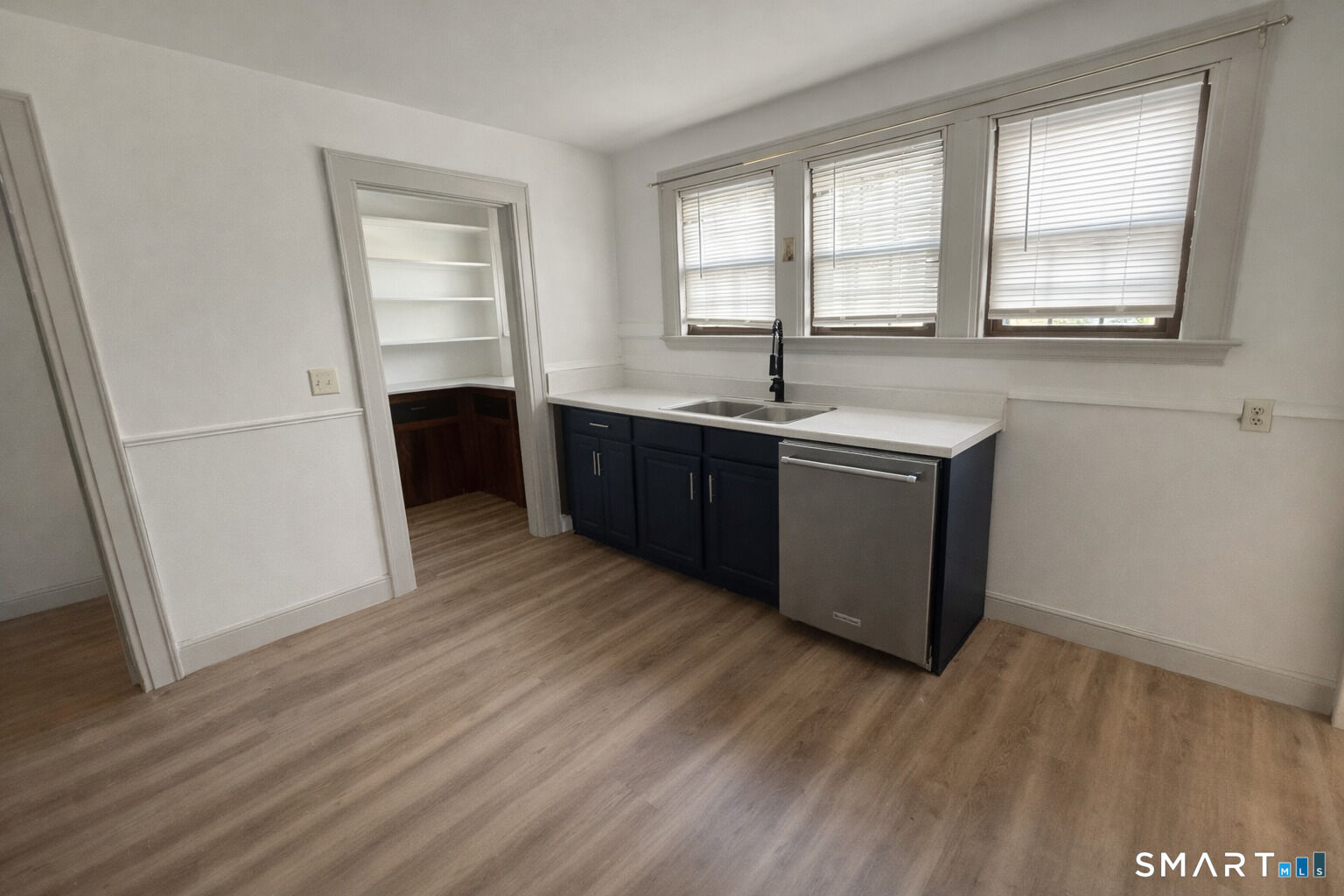 Property Photo:  40 Rogers Street 1  CT 06405 