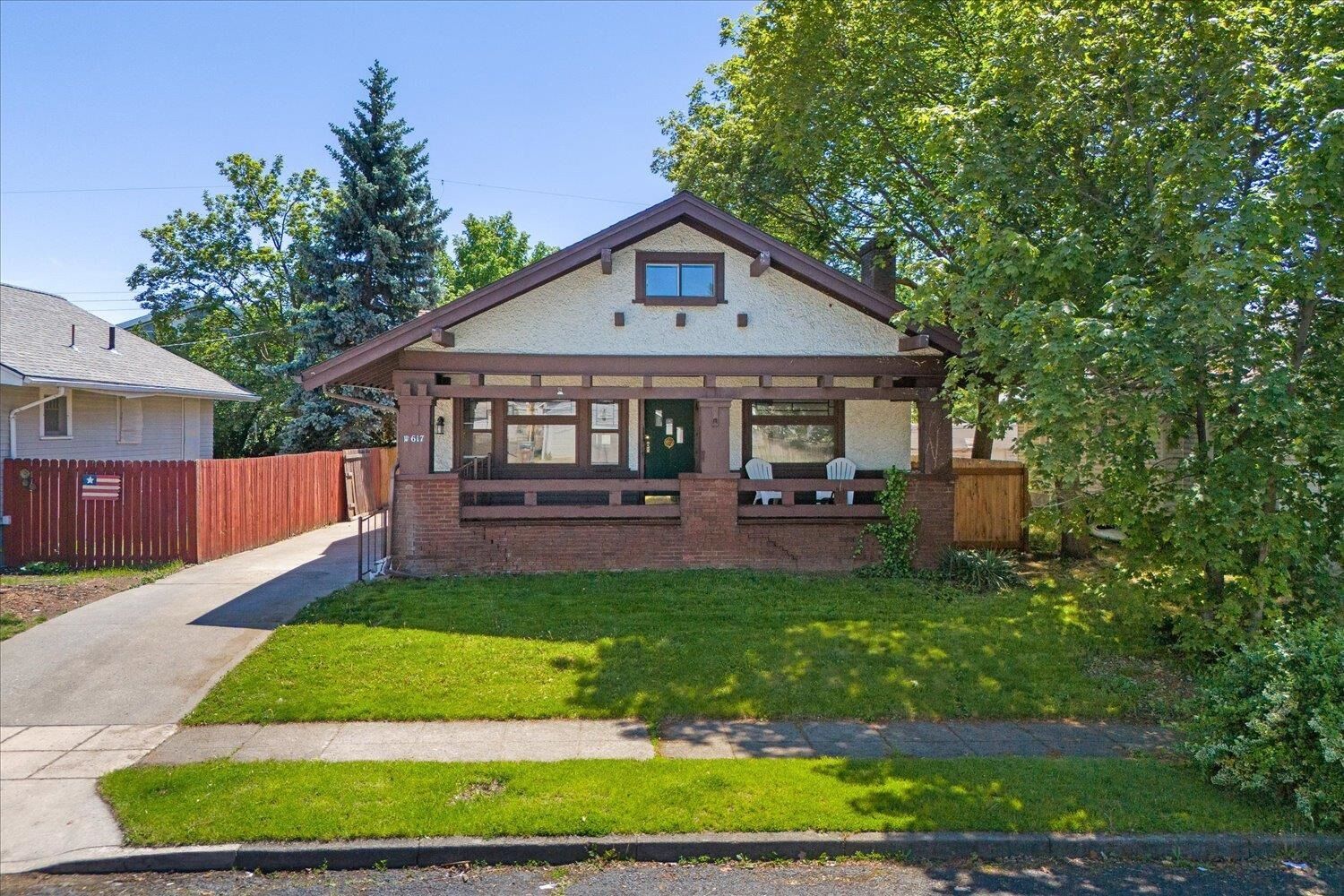 Property Photo:  617 W Carlisle Ave  WA 99205 