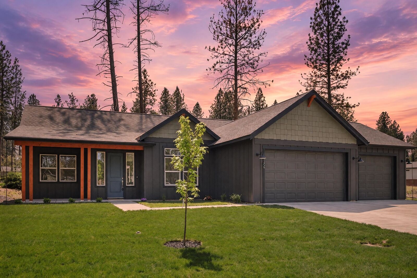 Property Photo: 11206 E 27th Ave WA 99206