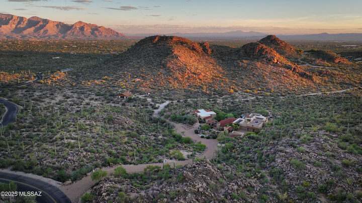 Property Photo:  13781 N Old Ranch House Road  AZ 85658 
