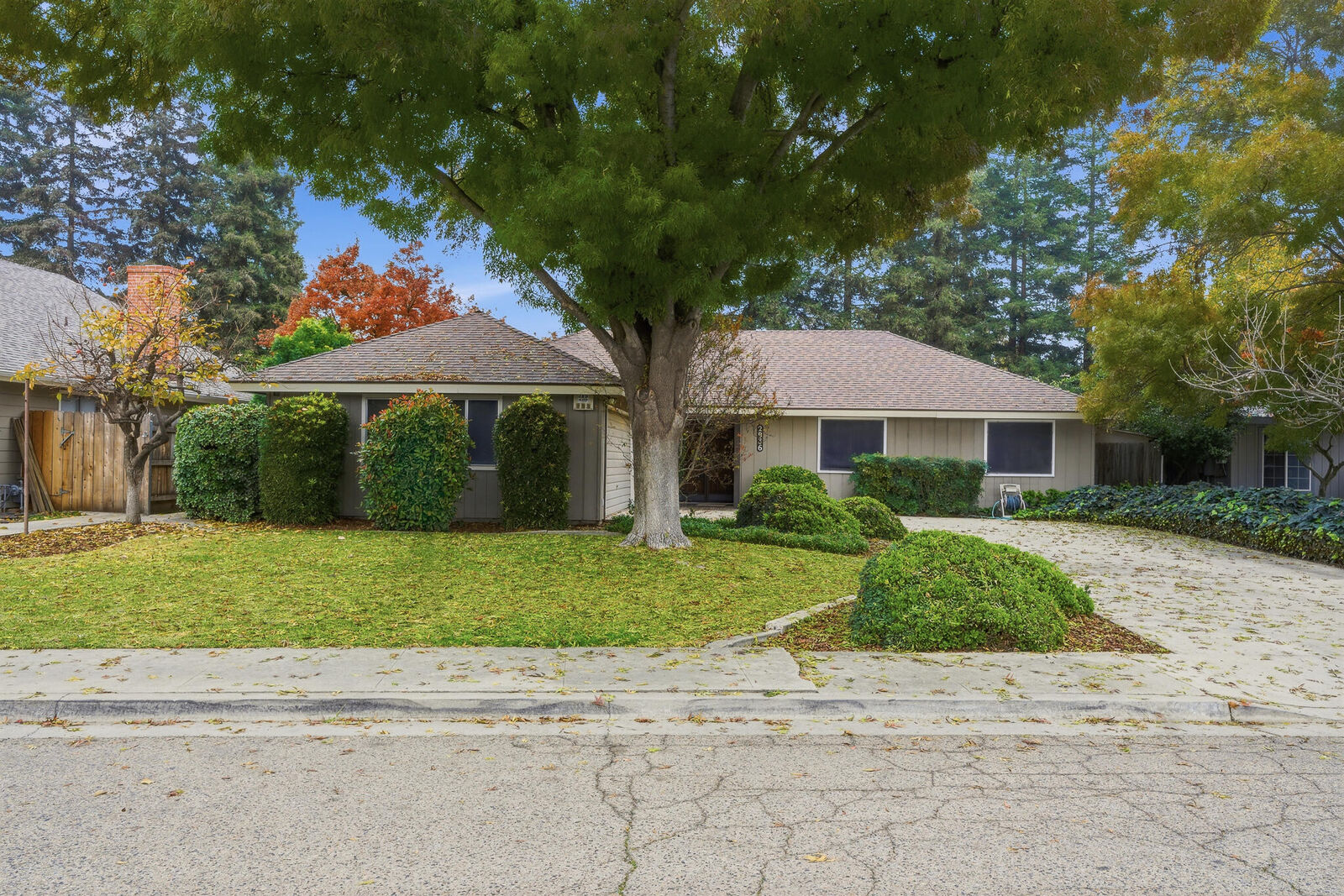 Property Photo:  2936 S Conyer Street  CA 93277 