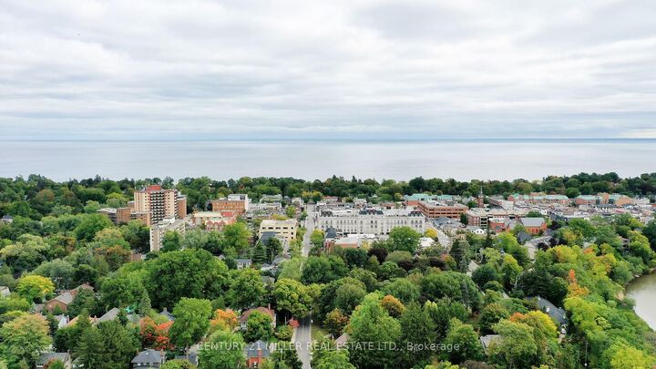 Property Photo:  258 Reynolds Street  ON L6J 3L4 