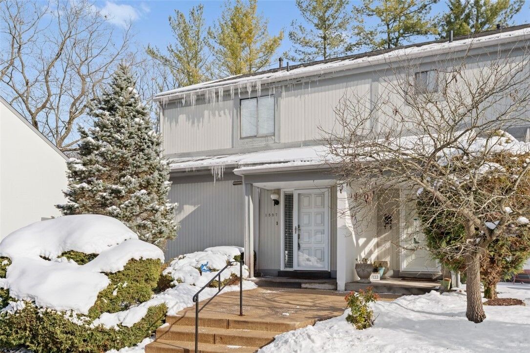 Property Photo:  1557 Pinehurst  PA 15241 