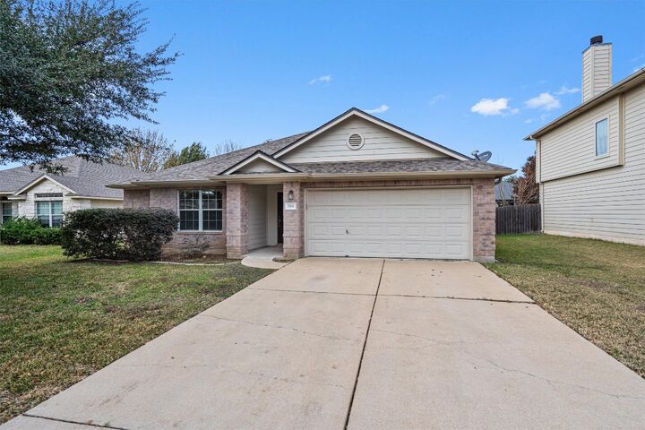 Property Photo: 7811 Buckmeadow Drive TX 78628