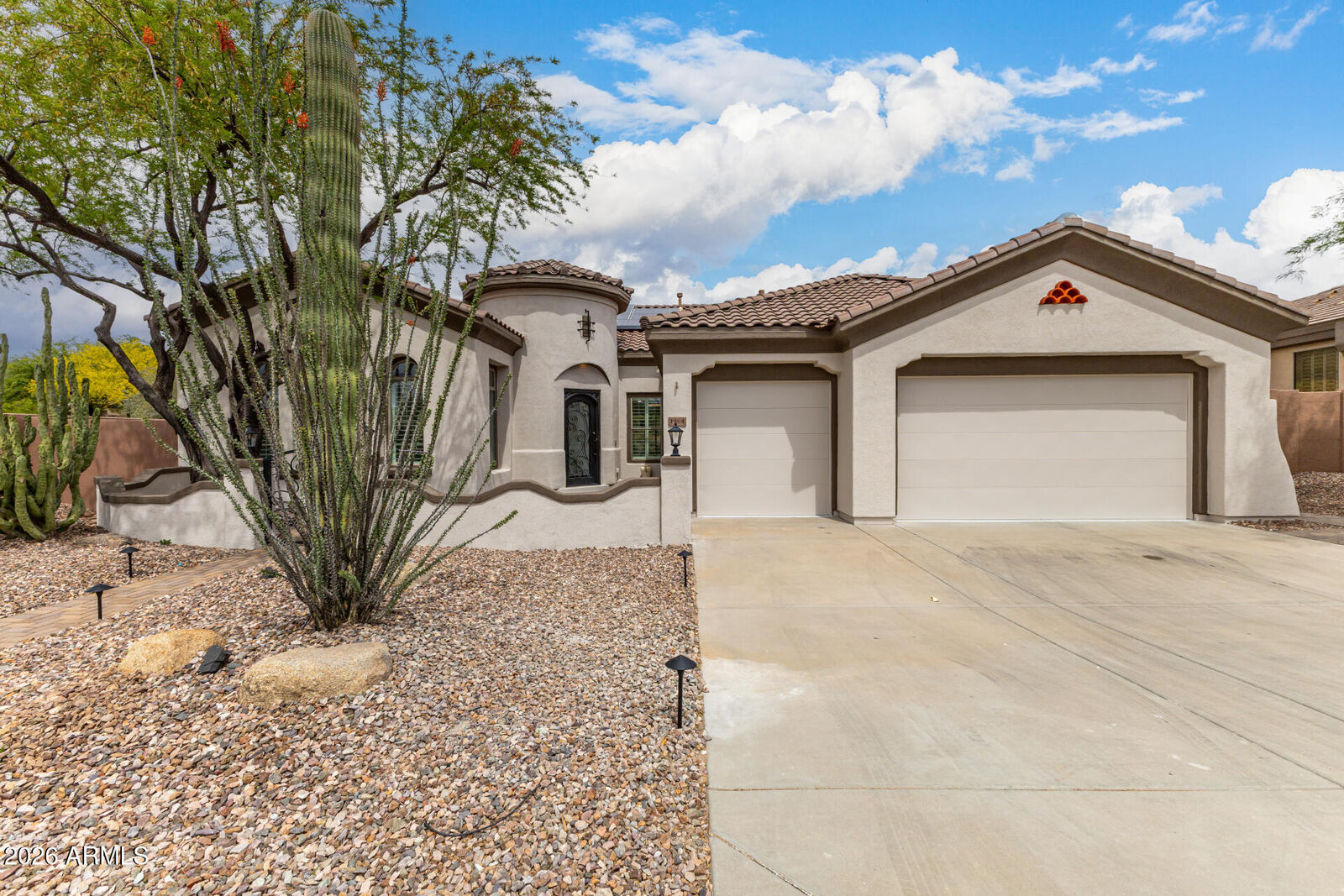 Property Photo:  1964 W Wayne Lane  AZ 85086 