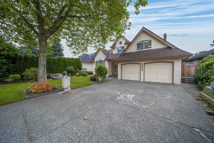 Property Photo:  14872 25A Avenue  BC V4P 1N8 