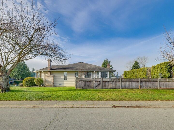 Property Photo:  16347 12 Avenue  BC V4A 8C3 