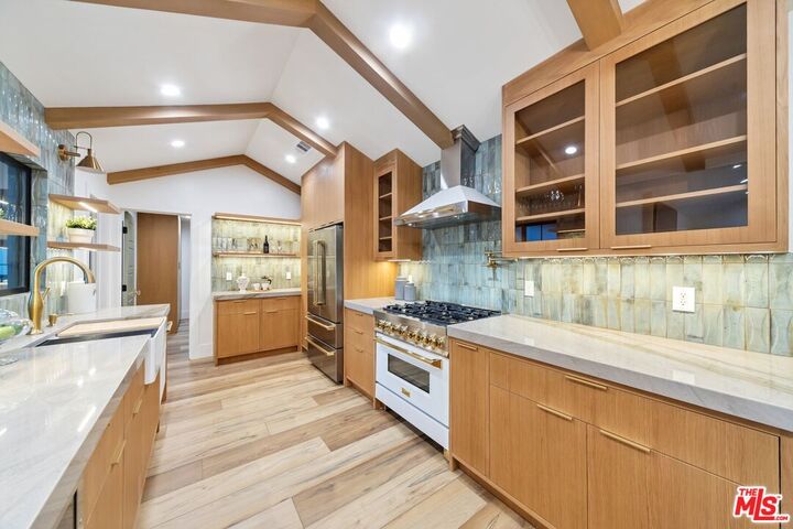 Property Photo:  3732 Cherrywood Ave  CA 90018 