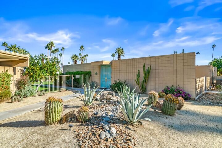 Property Photo:  72877 El Paseo 512  CA 92260 