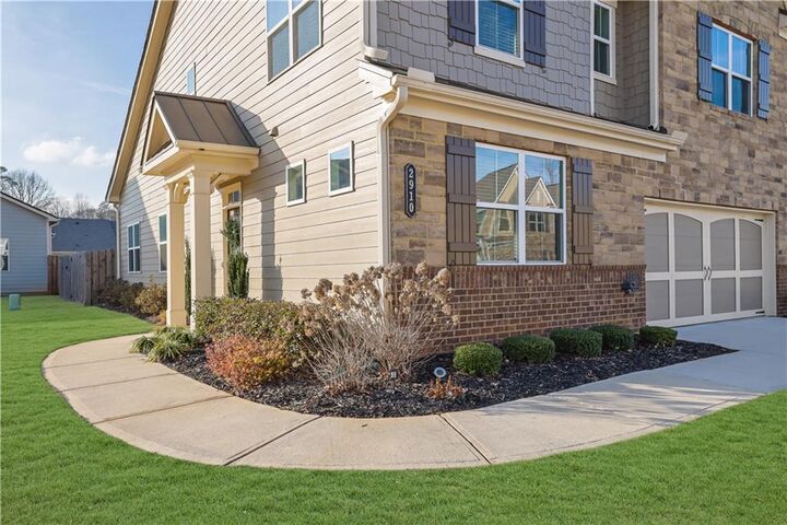Property Photo:  2910 Bishopstone Way  GA 30040 