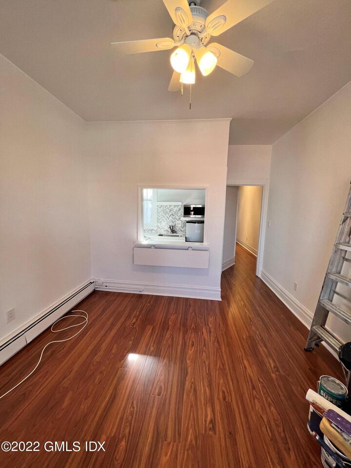 Property Photo:  335 Greenwich Avenue 4  CT 06830 