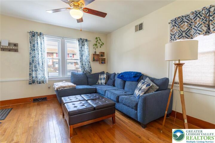 Property Photo:  2732 Oregon Street  PA 18045 