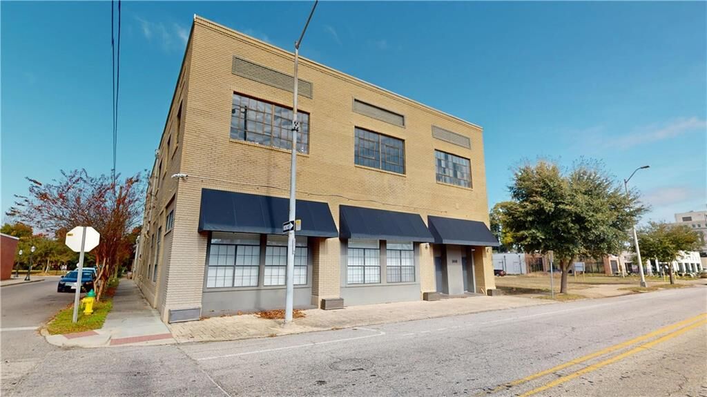 Property Photo:  308 St Louis Street 101  AL 36602 