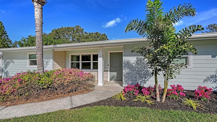 Property Photo:  2115 Grove Street  FL 34239 