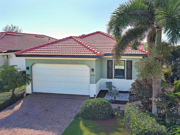 Property Photo:  10353 Crooked Creek Drive  FL 34293 