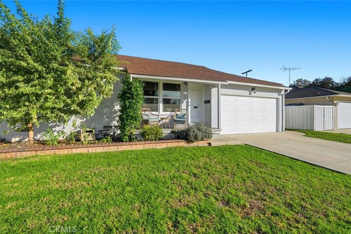 Property Photo: 2324 Roycroft Avenue CA 90815