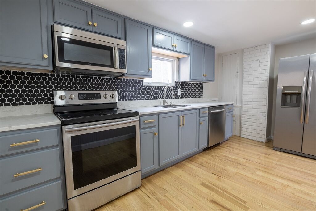 Property Photo:  145 Spruce St  MA 01475 