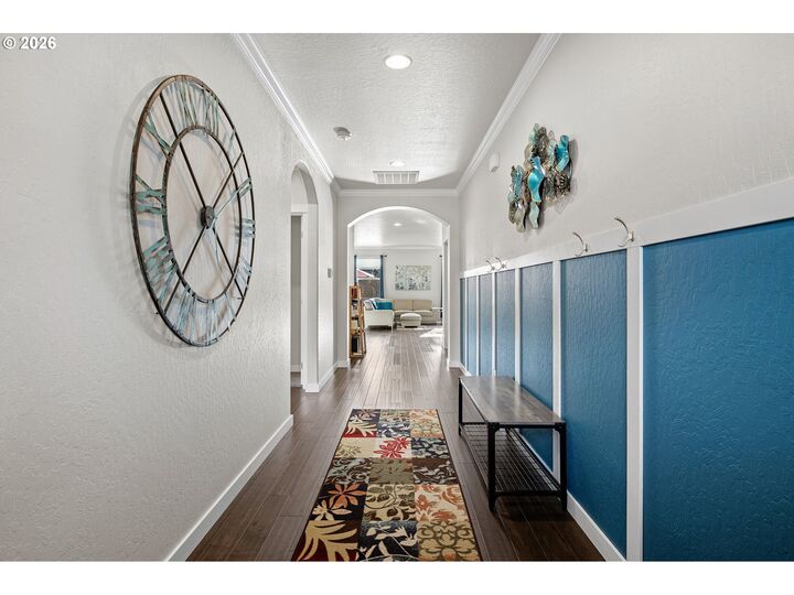 Property Photo:  820 Tyson Ln  OR 97404 