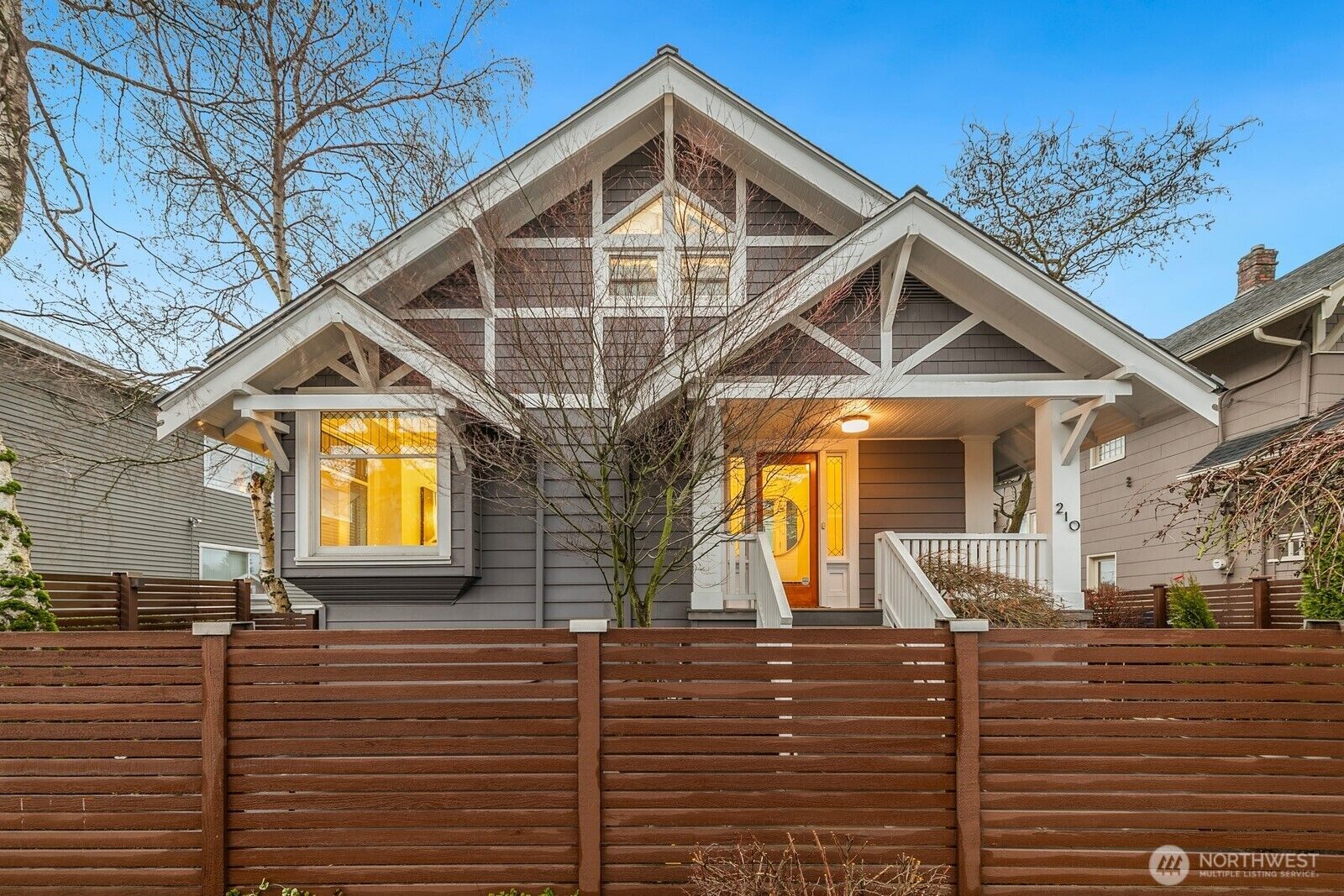 Property Photo:  210 W McGraw Street  WA 98119 