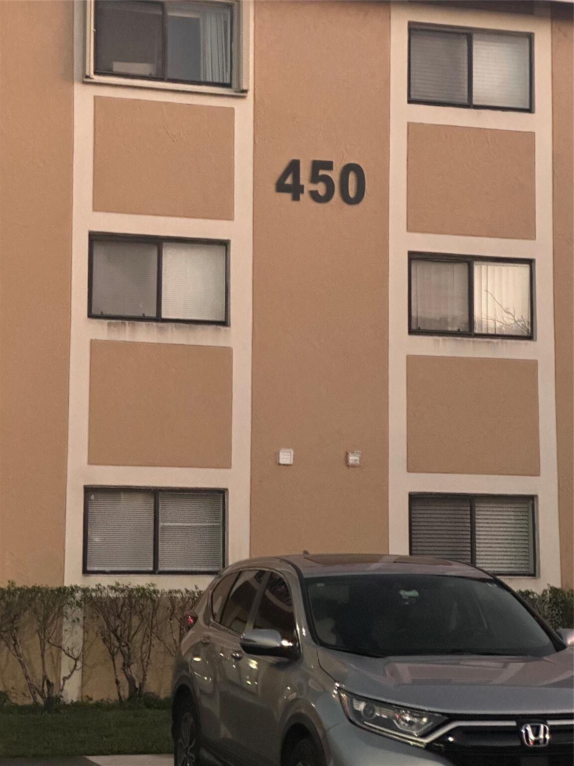 Property Photo: 450 Palm Circle 102 FL 33025