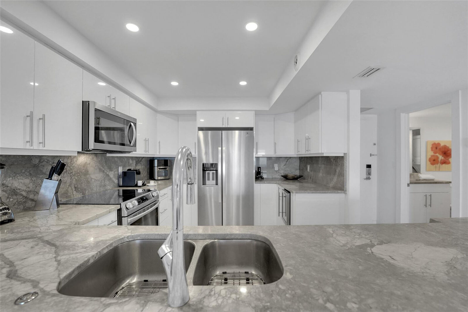 Property Photo:  5100 N Ocean Boulevard 1402  FL 33308 