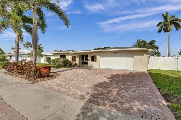 Property Photo:  351 SE 6th Avenue  FL 33060 