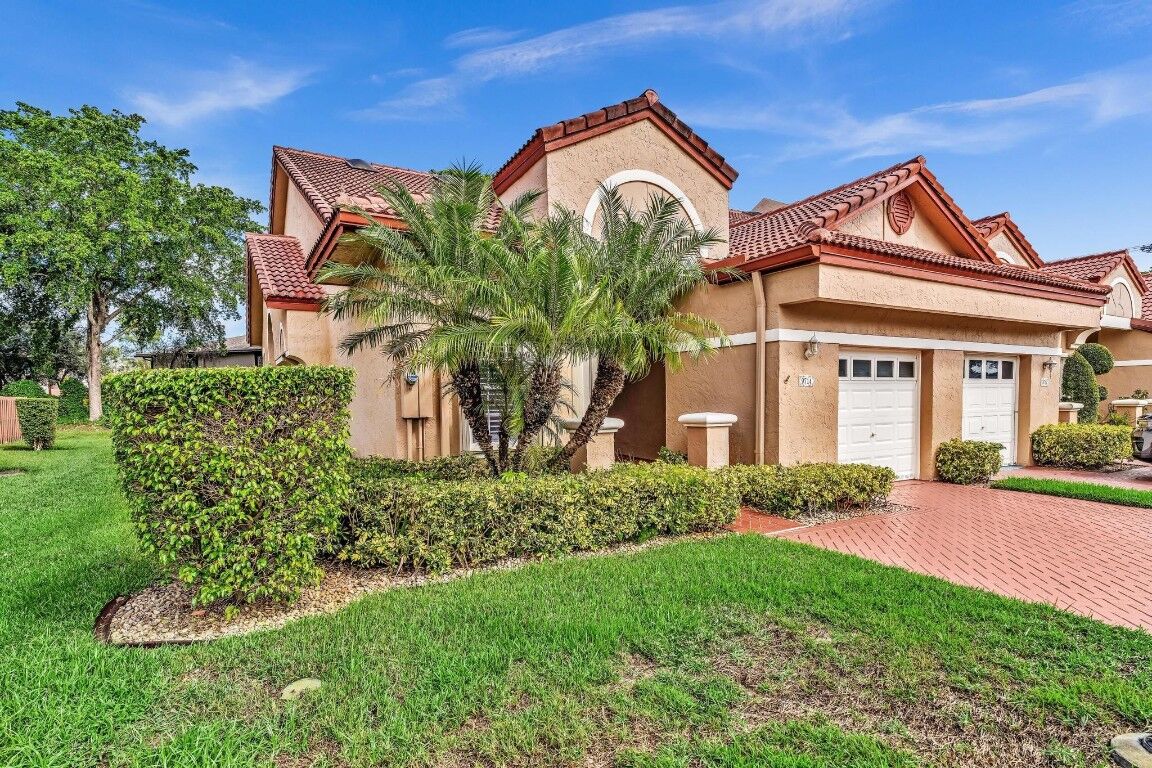Property Photo:  9714 S Malvern Drive 9714  FL 33321 