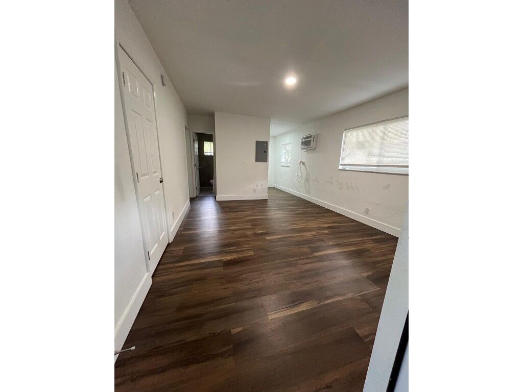 Property Photo:  2300 6th Street 10  FL 33311 