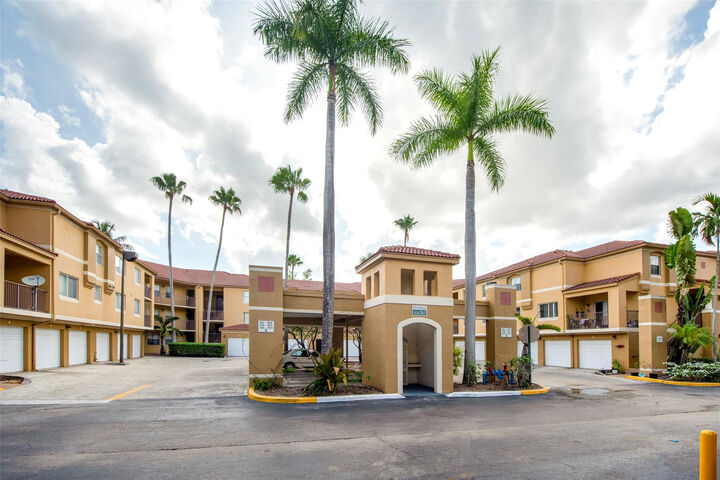 Property Photo:  761 N Pine Island Road 106  FL 33324 