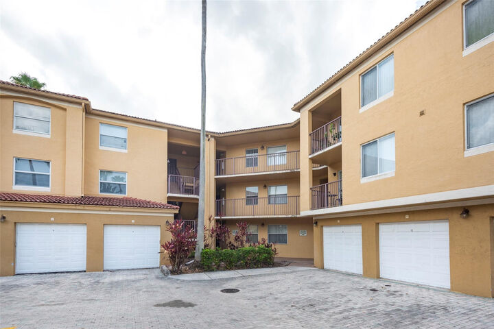 Property Photo:  761 N Pine Island Road 106  FL 33324 