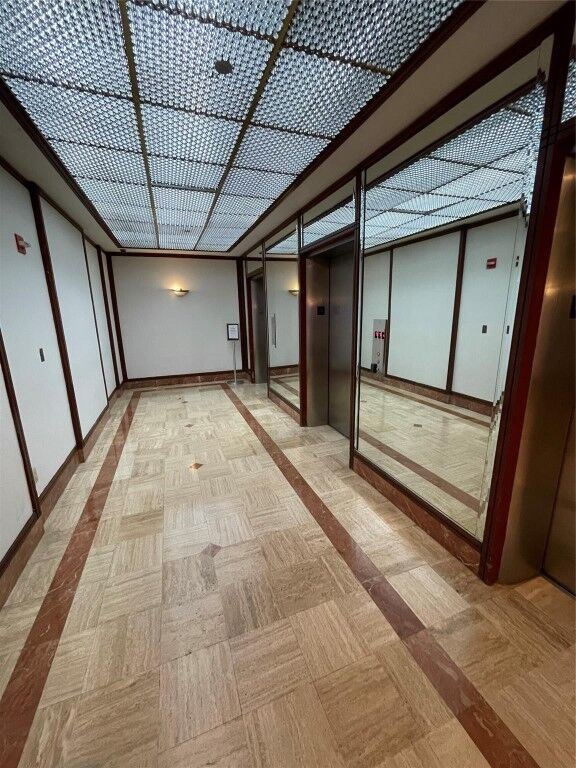 Property Photo:  2851 NE 183rd Street 2004  FL 33160 