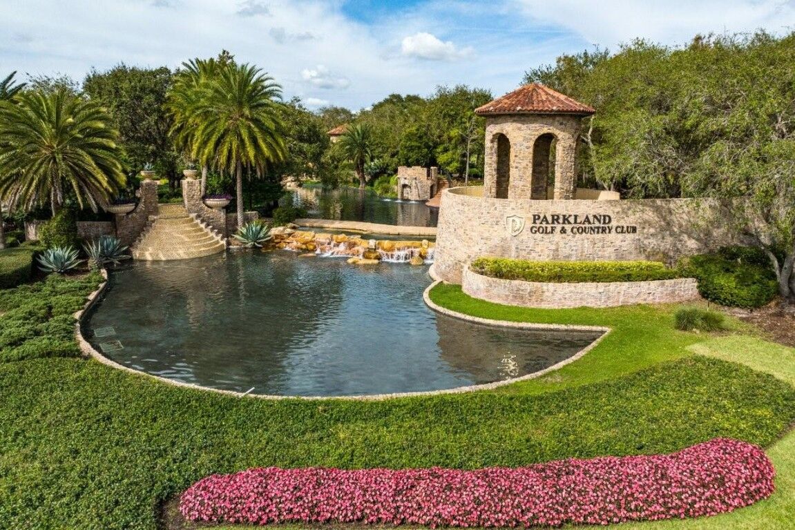 Property Photo: 7605 Old Thyme Court 4B FL 33076