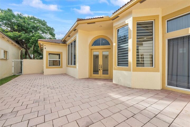 Property Photo: 5834 NW 125th Terrace FL 33076